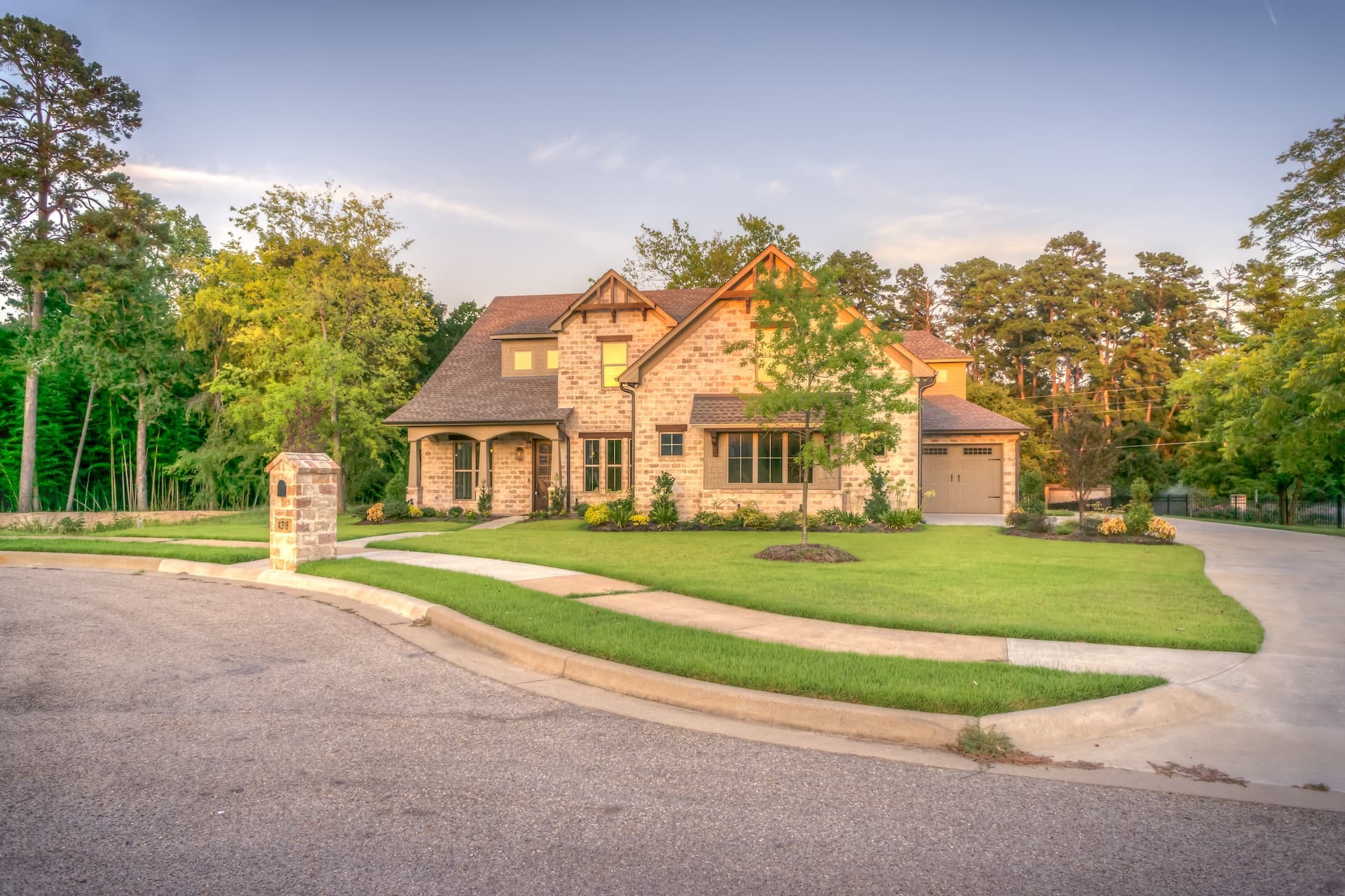 5 Creative Ways to Use Real Estate Image Editing in Social Media Posts