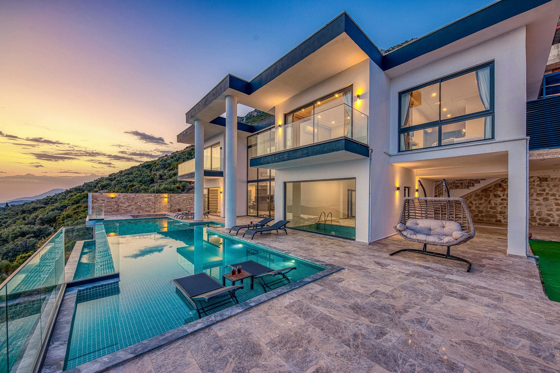 The Real Estate Agent’s Guide to Outsourcing Photo Editing Without Losing Control
